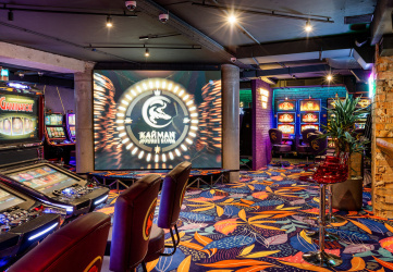 Интерьер игрового клуба «Кайман»