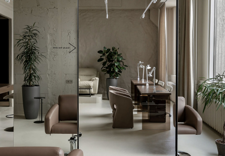 Интерьер бьюти-коворкинга «HUB 1967»