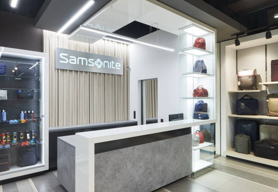 Интерьер магазина сумок «Samsonite»