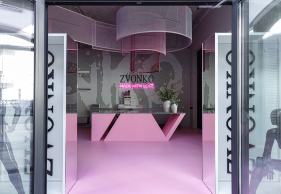 Интерьер шоурума дизайнерской одежды Zvonko