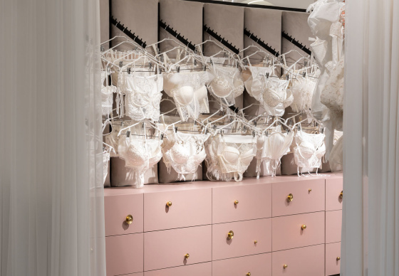 Интерьер свадебного салона «KURAJE»