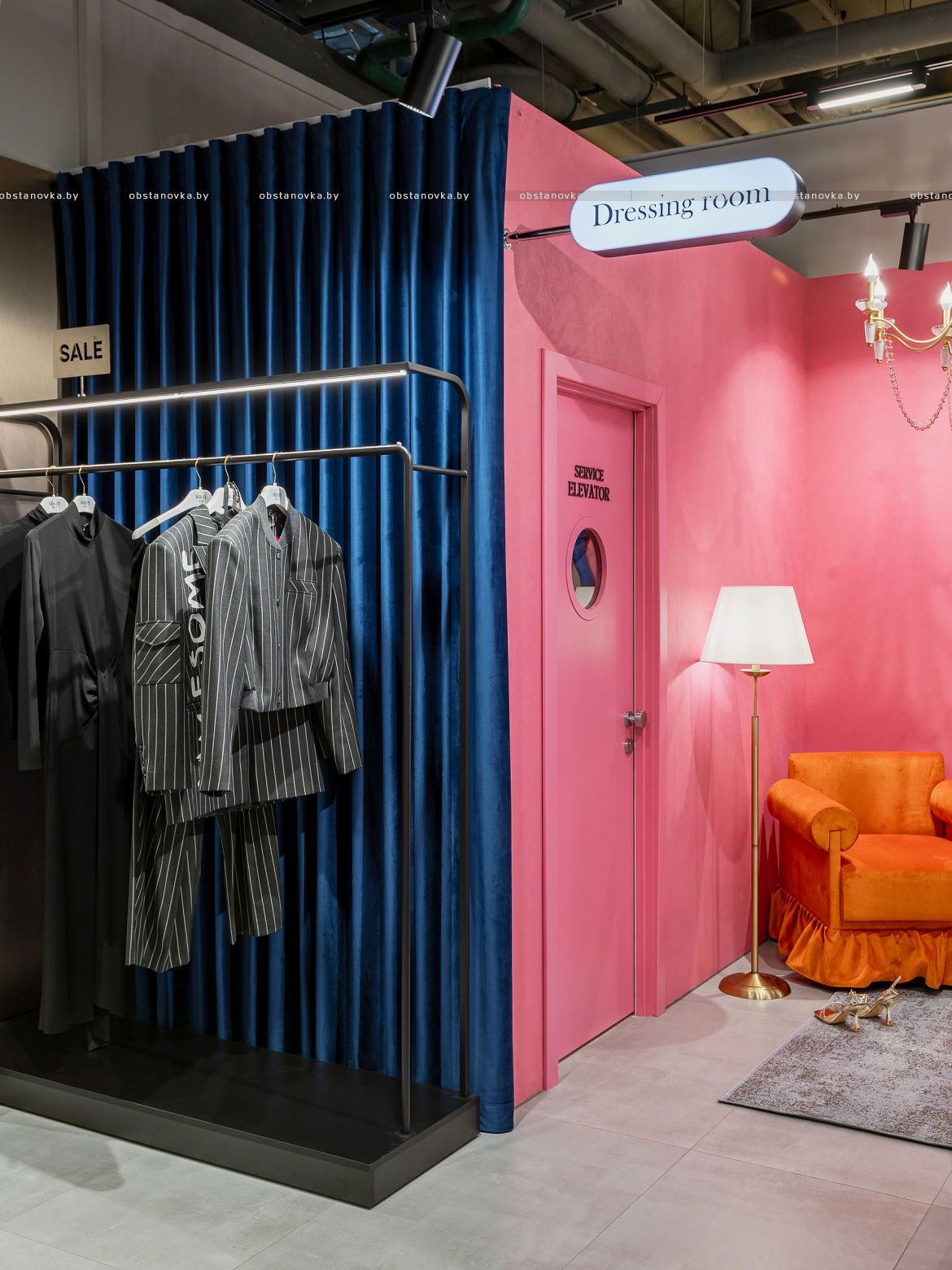 Интерьер шоурума дизайнерской одежды «Krikate»