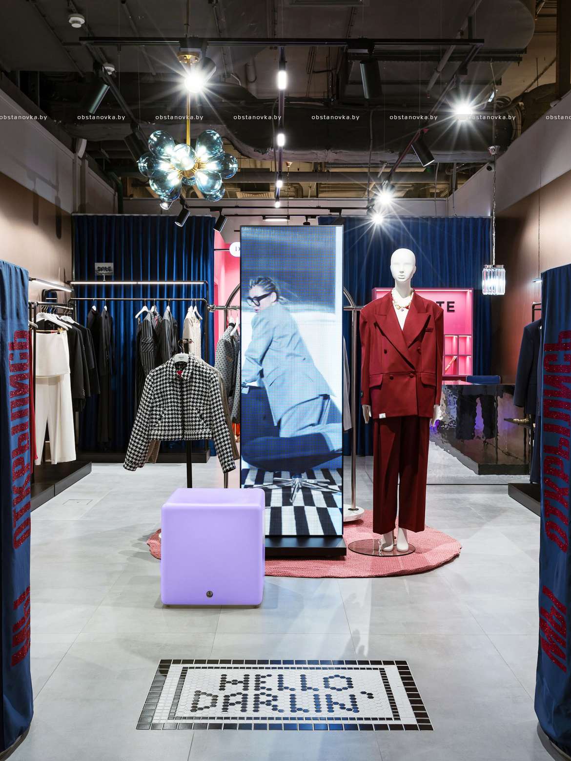 Интерьер шоурума дизайнерской одежды «Krikate»