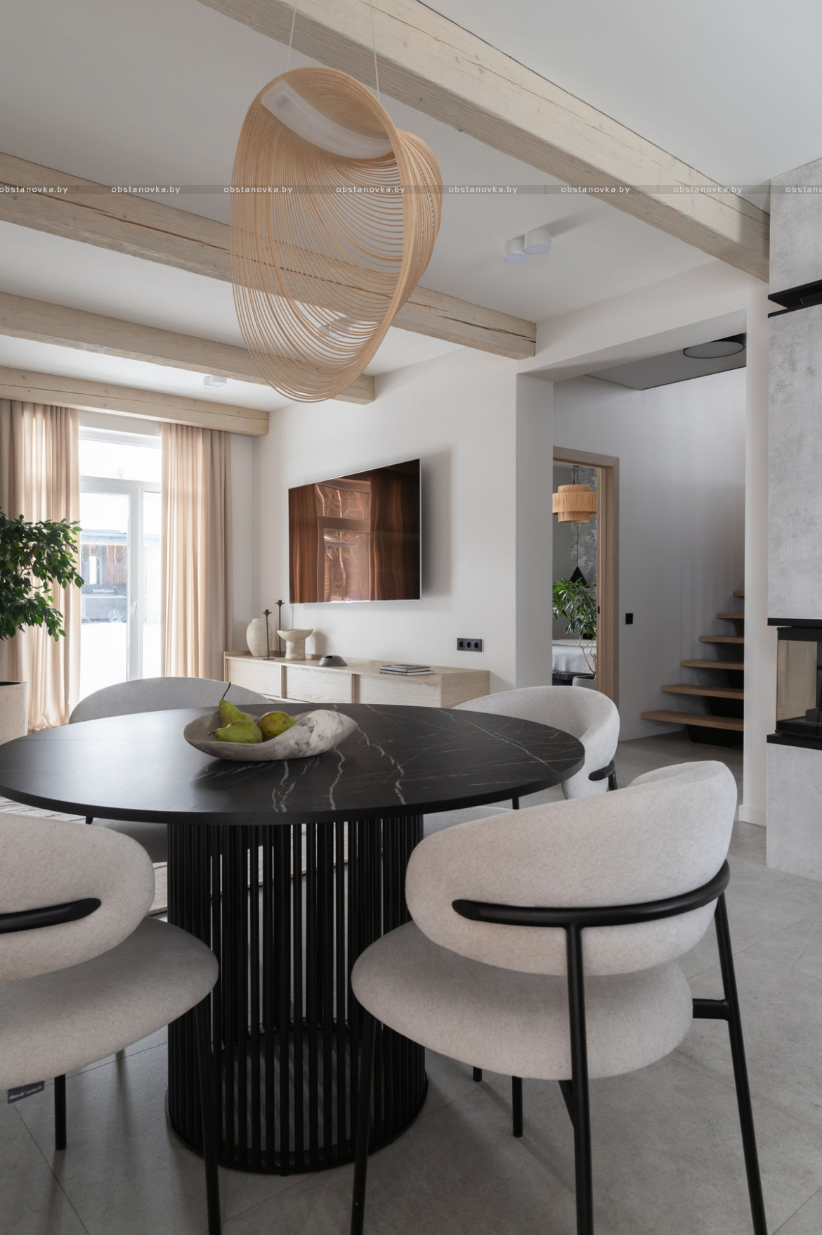 Интерьер дома «Серая тишина»