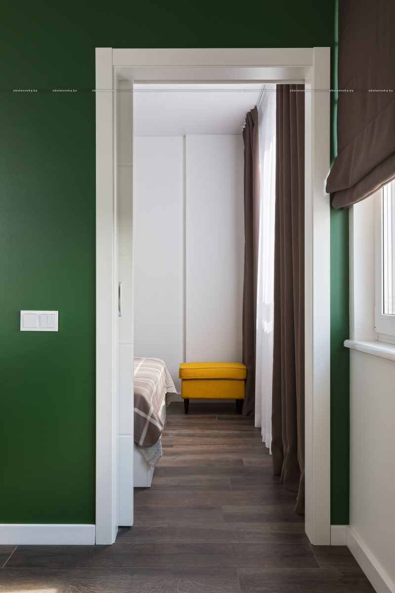 Арендная квартира с зеленой стеной