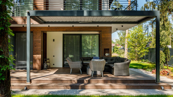 Пергола Bioclimatic с поворотными или сдвижными ламелями - природа под вашим контролем! 