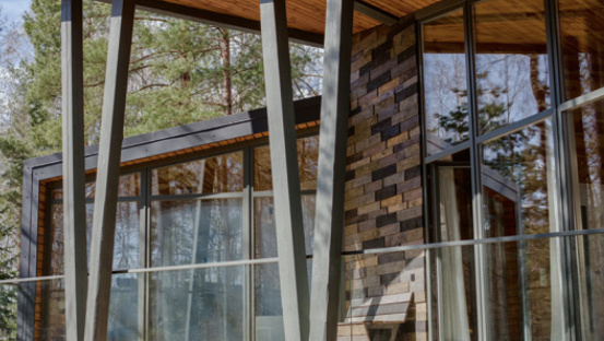 Деревянные окна и двери от VitHouse: красота и ценность вашего дома.