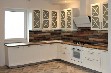 Реализованный интерьер кухонного гарнитура в проекте на Кольцова