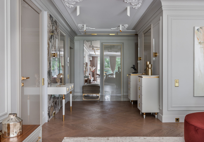 Интерьер квартиры «История квартиры с символом лошади и видом на Свислочь»