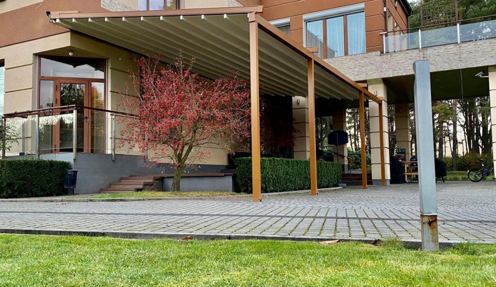 Пергола с кровлей PVC