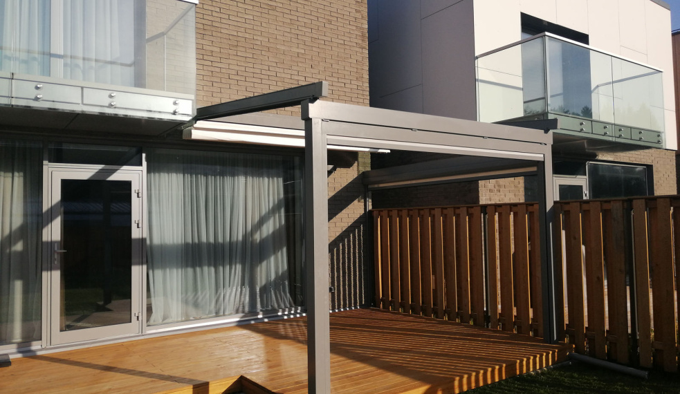 Пергола с кровлей PVC